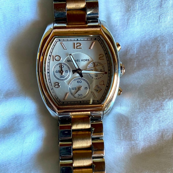 Micheal Kors Gold and Silver Watch - Picture 1 of 5